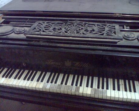 Krásně rozladěné piano v Meetfactory